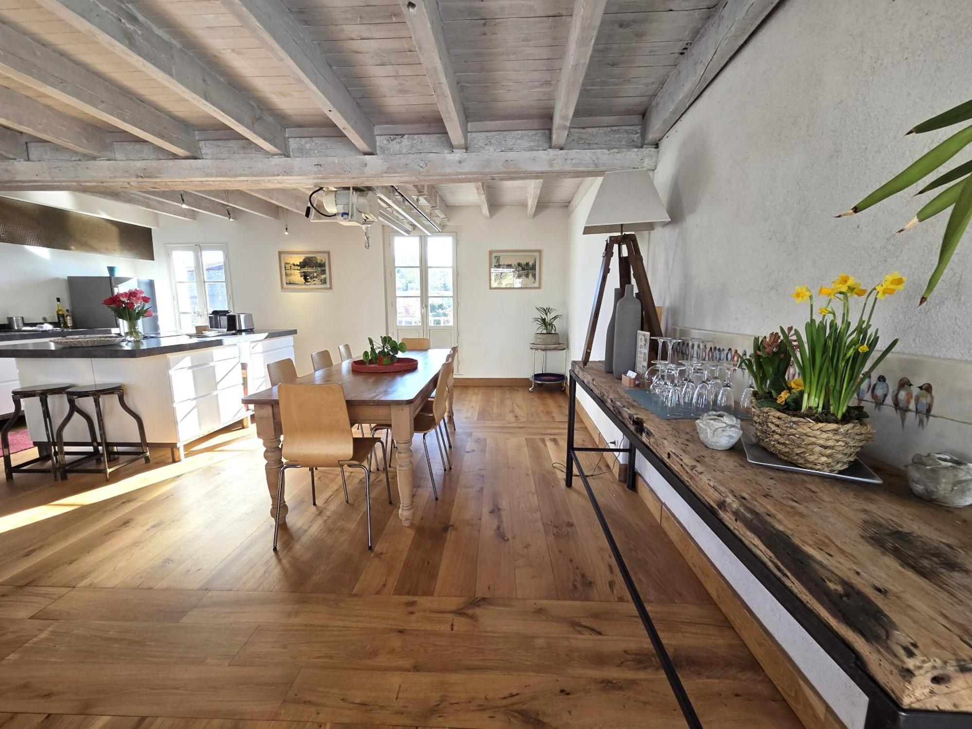 Quai 3 Loft Moderne Et Lumineux Les Pieds Dans L'Eau Apartment Jarnac Exterior photo